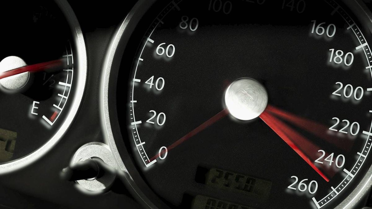 ¿Cómo te puede ayudar el regulador de velocidad y el limitador?