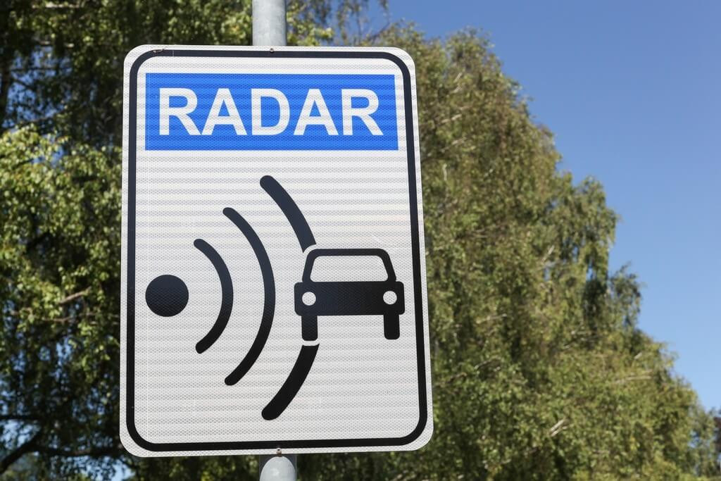 como funcionan los radares de velocidad