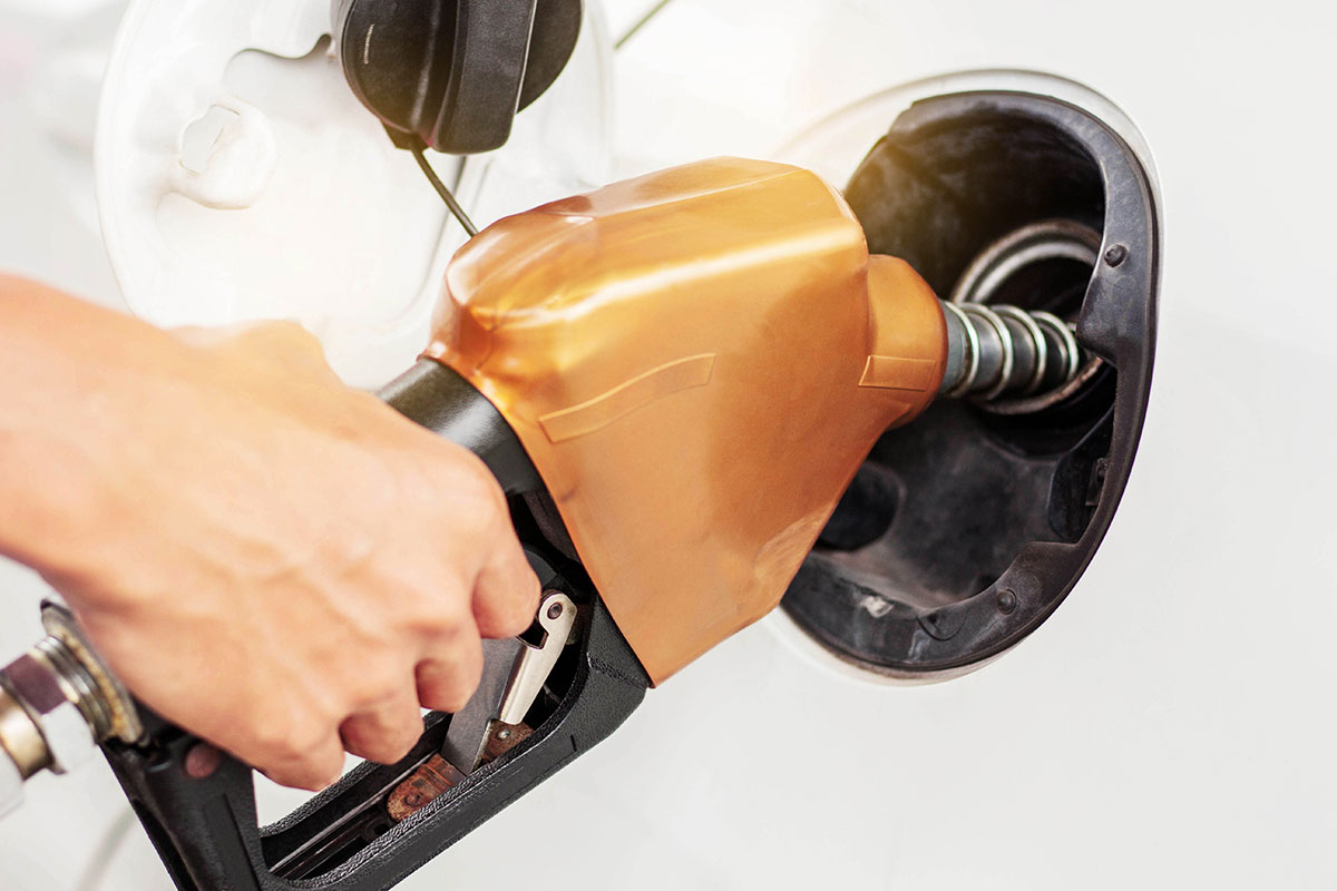 Por qué se ha reducido el depósito de combustible del coche
