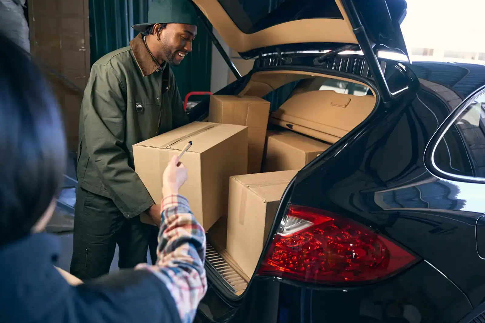 ¿Qué pasa con mi coche de renting si tengo mudanza? Todo lo que debes saber