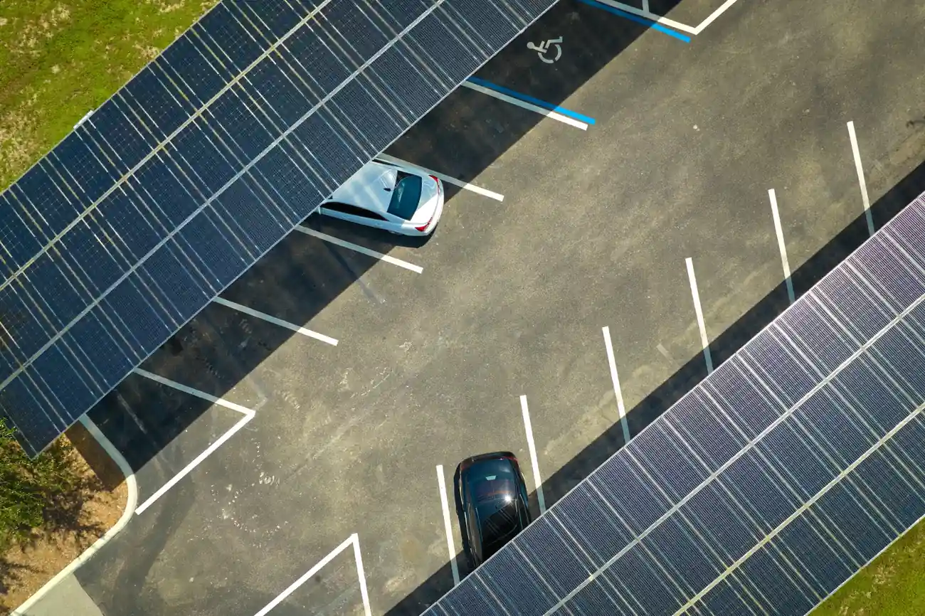 Las 5 ventajas de cargar tu coche eléctrico con energía solar